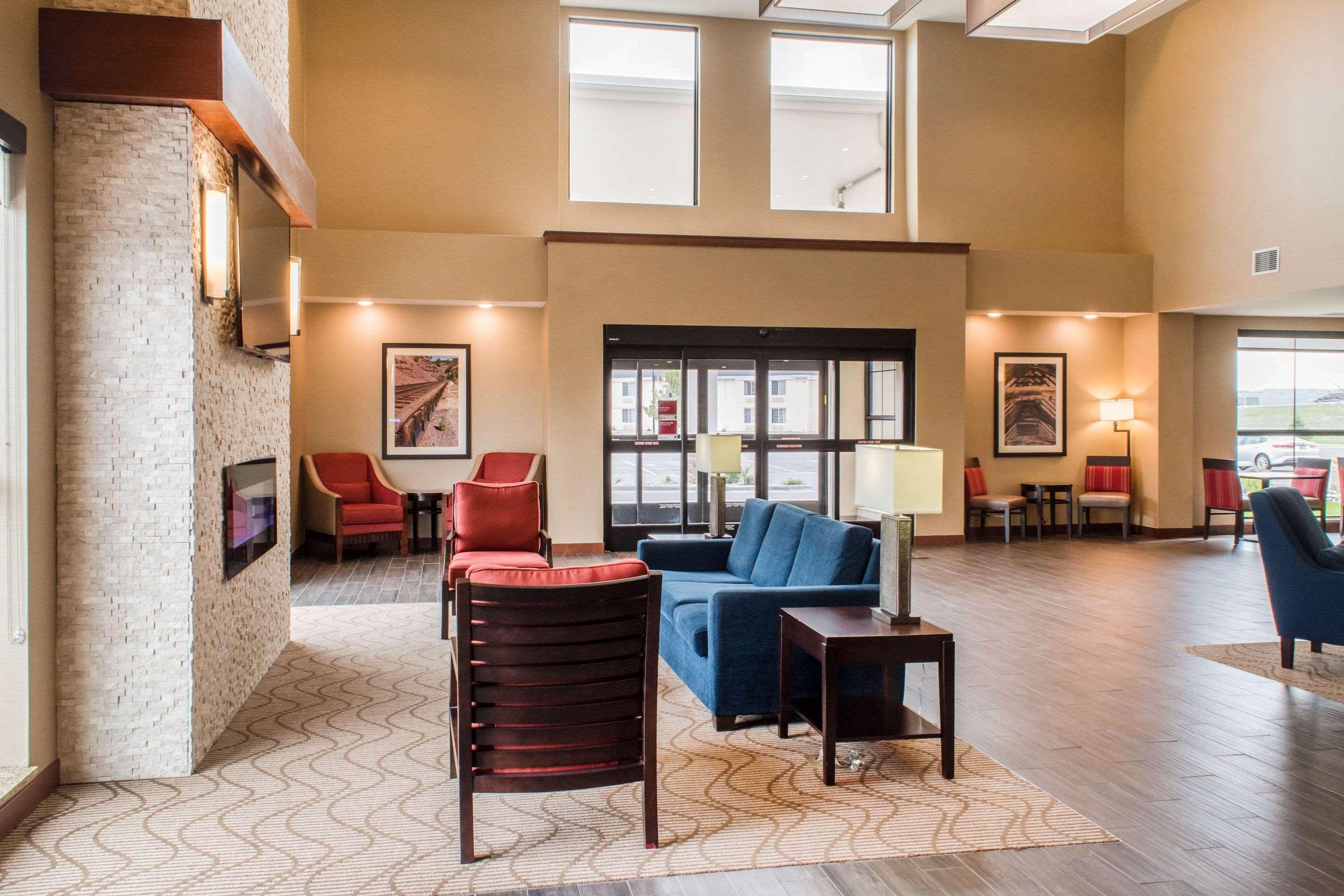 Comfort Suites Billings Exterior photo