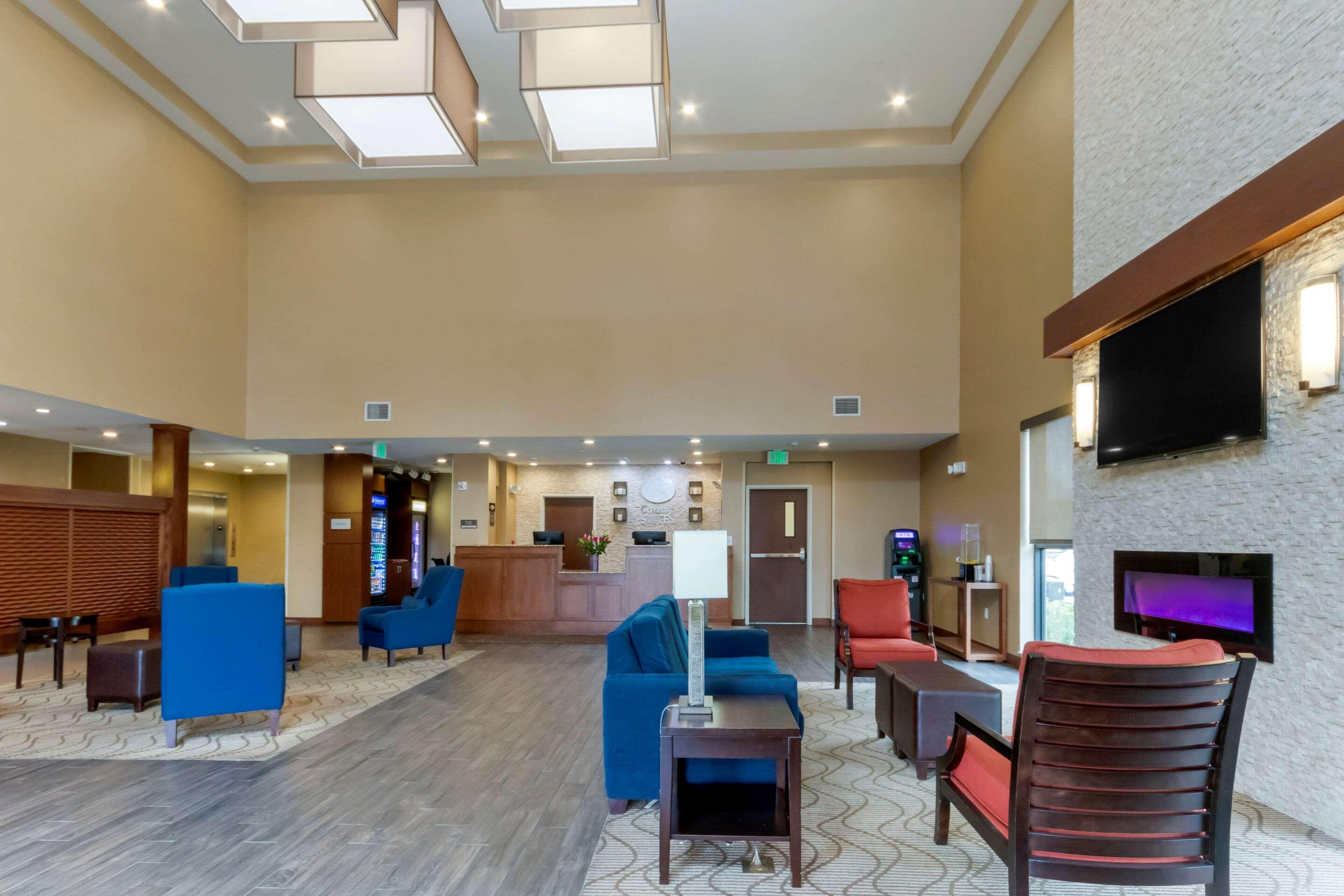 Comfort Suites Billings Exterior photo